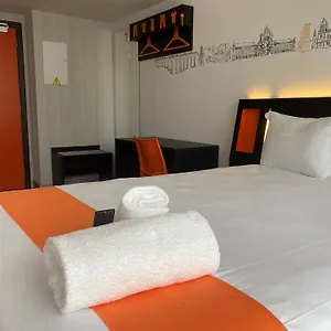 Lisbon hotels &amp; apartments, all accommodations in Lisbon